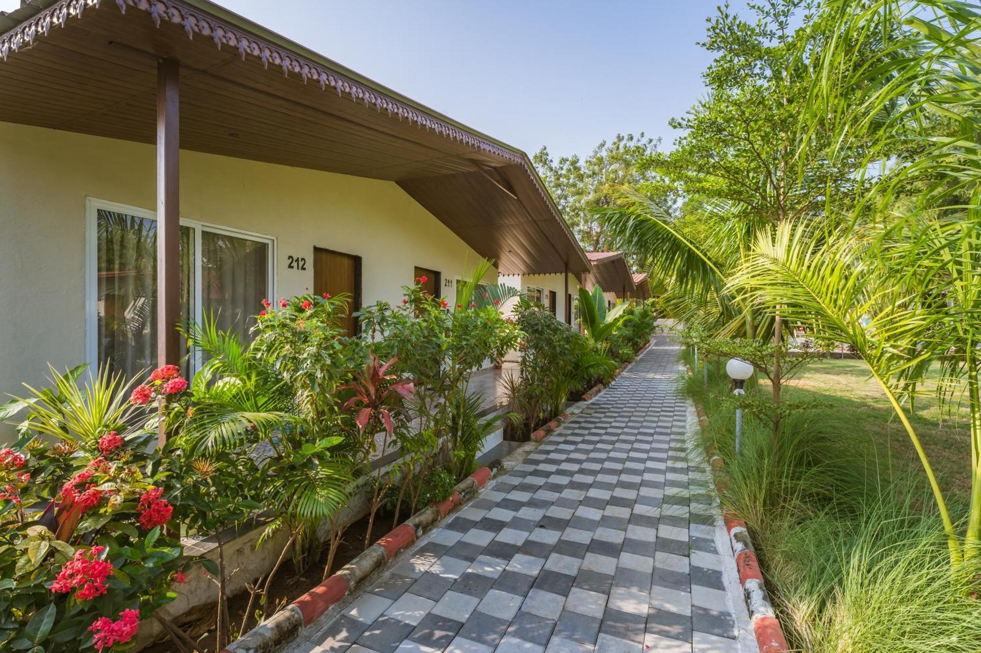 Riverview Tent Resort Kevadia Exterior foto
