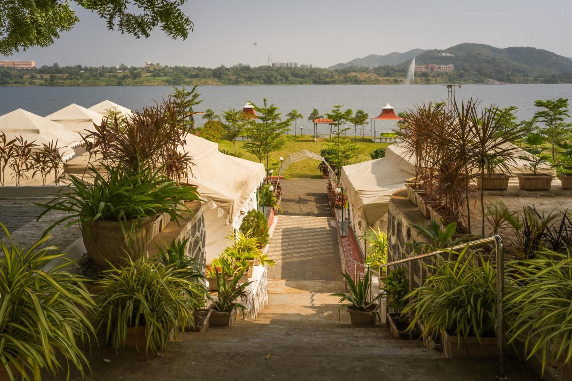 Riverview Tent Resort Kevadia Exterior foto