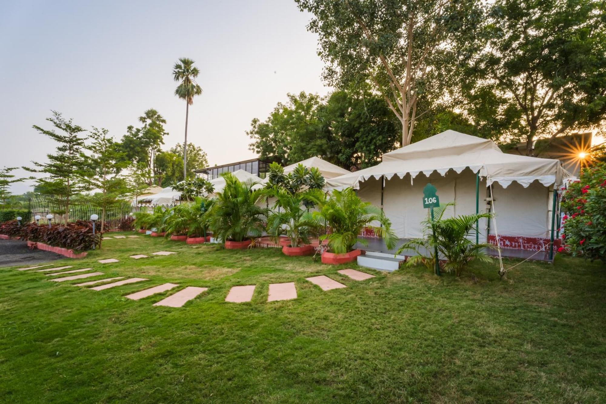 Riverview Tent Resort Kevadia Exterior foto